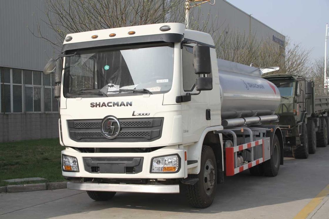 L3000 4x2 Öltanker Lkw 240 PS Weißer SHACMAN Öltankwagen