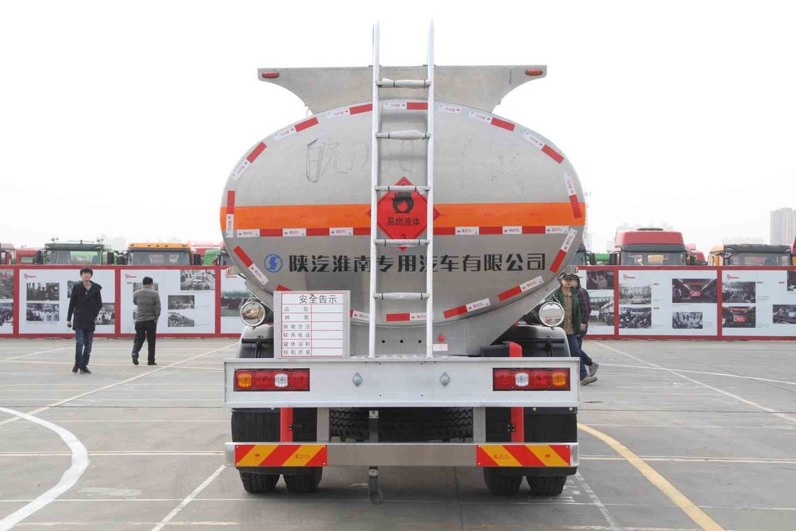 L3000 4x2 Öltanker Lkw 240 PS Weißer SHACMAN Öltankwagen