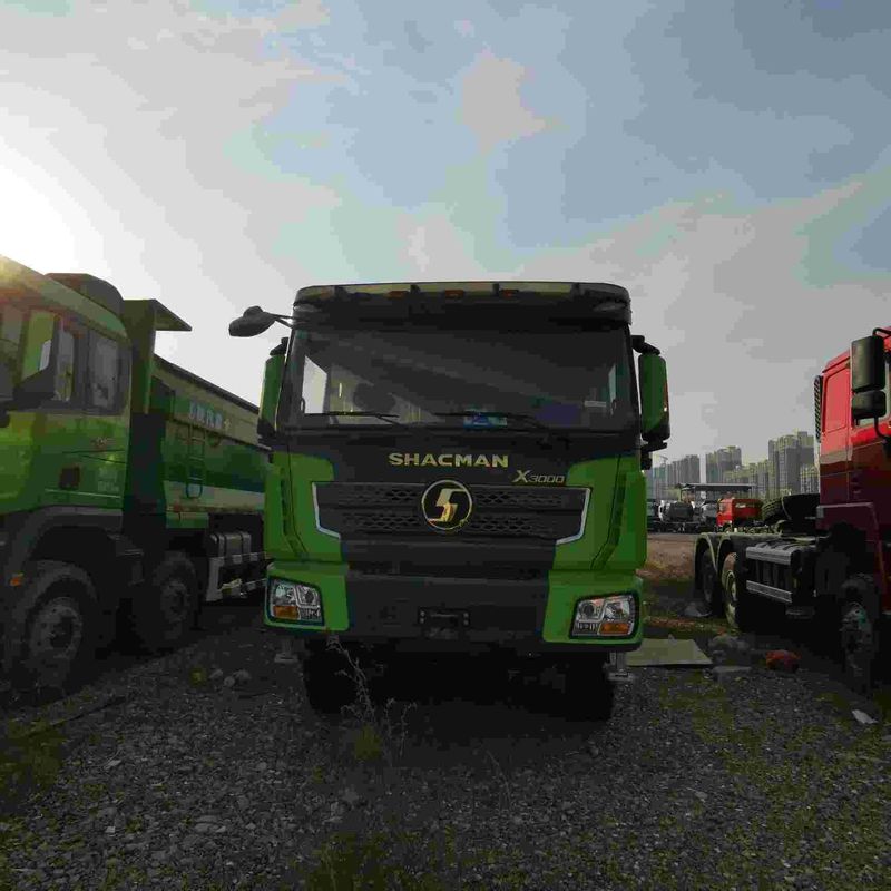 Super Single Reifen Schwerer Dump Truck Dieselmotor Radstand 170 Zoll Länge 25 Fuß