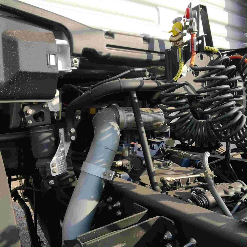 Rote SHACMAN F3000 375HP Euro V 6-Rad Traktorkopf 4x2 WEICHAI Motor
