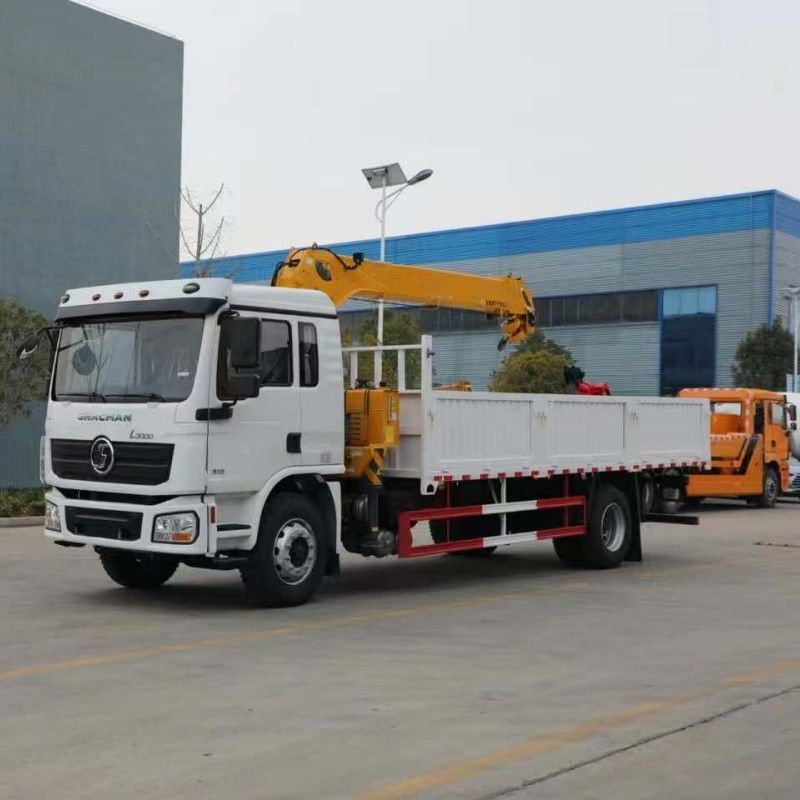 SHACMAN L3000 4X2 10 Tonnen Ladekapazität Frachtwagen 240HP Frachtkranich in guter Qualität