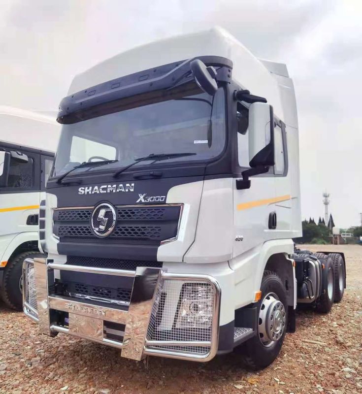SHACMAN X3000 6x4 Traktor Truck EuroV 480HP Weißer Lkw Traktorkopf mit erweitertem hohem Dach Kabine und 400L Treibstoffbehälter
