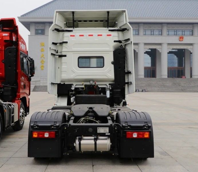 SHACMAN X3000 4x2 Traktor 420PS Doppelschläfer Linksfahrer Traktor LKW für Algerien