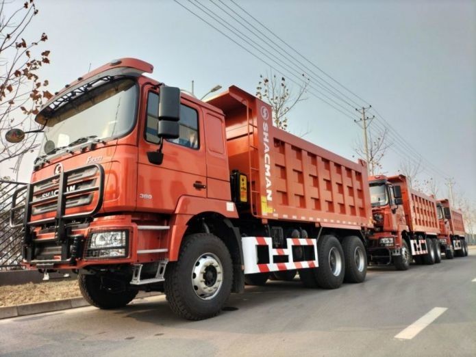 Neonrotes System zur Verringerung der Kollisionsbelastung von Schwerlastwagen 25T Kapazität 6x6 6x4 8x4 Antrieb Typ 12 Räder 1800 3200 1350 mm Rad