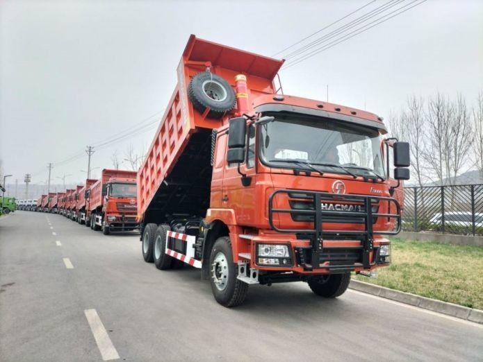 Neonrotes System zur Verringerung der Kollisionsbelastung von Schwerlastwagen 25T Kapazität 6x6 6x4 8x4 Antrieb Typ 12 Räder 1800 3200 1350 mm Rad