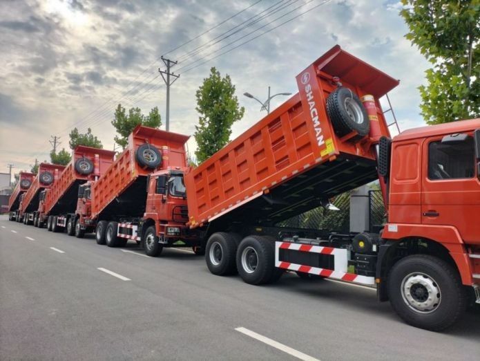 Neonrotes System zur Verringerung der Kollisionsbelastung von Schwerlastwagen 25T Kapazität 6x6 6x4 8x4 Antrieb Typ 12 Räder 1800 3200 1350 mm Rad