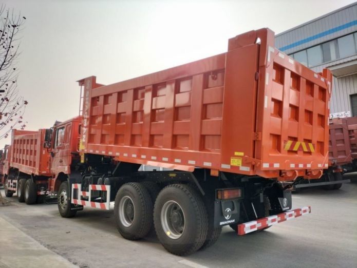 Neon-Rot-Dump-Truck 25 Tonnen Kapazität 20 Kubikmeter Dump-Körper MAN Achse Diesel-betrieben
